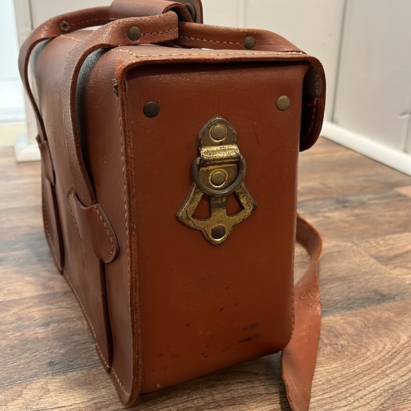 1950 Genuine Cowhide Camera Bag Multi-Use Handbag Vintage Leather Tote USA - Picture 3 of 16